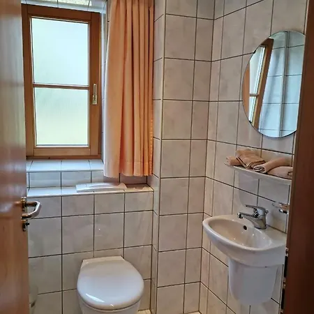 Haus Edelweiss شقة